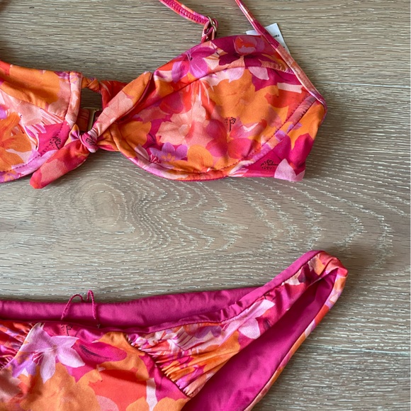 L space bikini - Picture 6 of 9